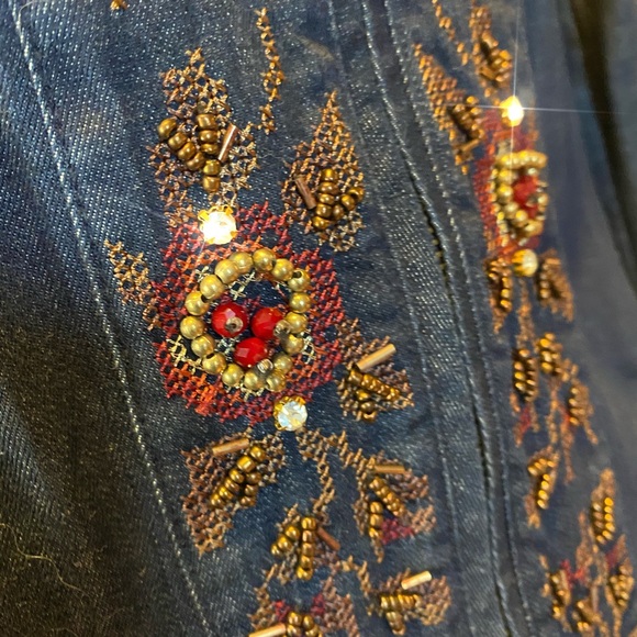 Beautiful Denim Jacket w/ Beautiful embroidery - Picture 6 of 14